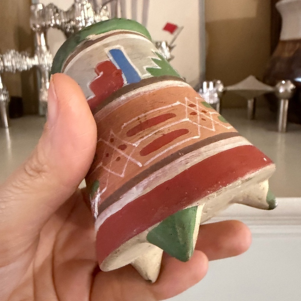 Vintage Mexican Folk Art Pottery Mini Tripod Vase Redware Handmade Aztec Style - Picture 4 of 10
